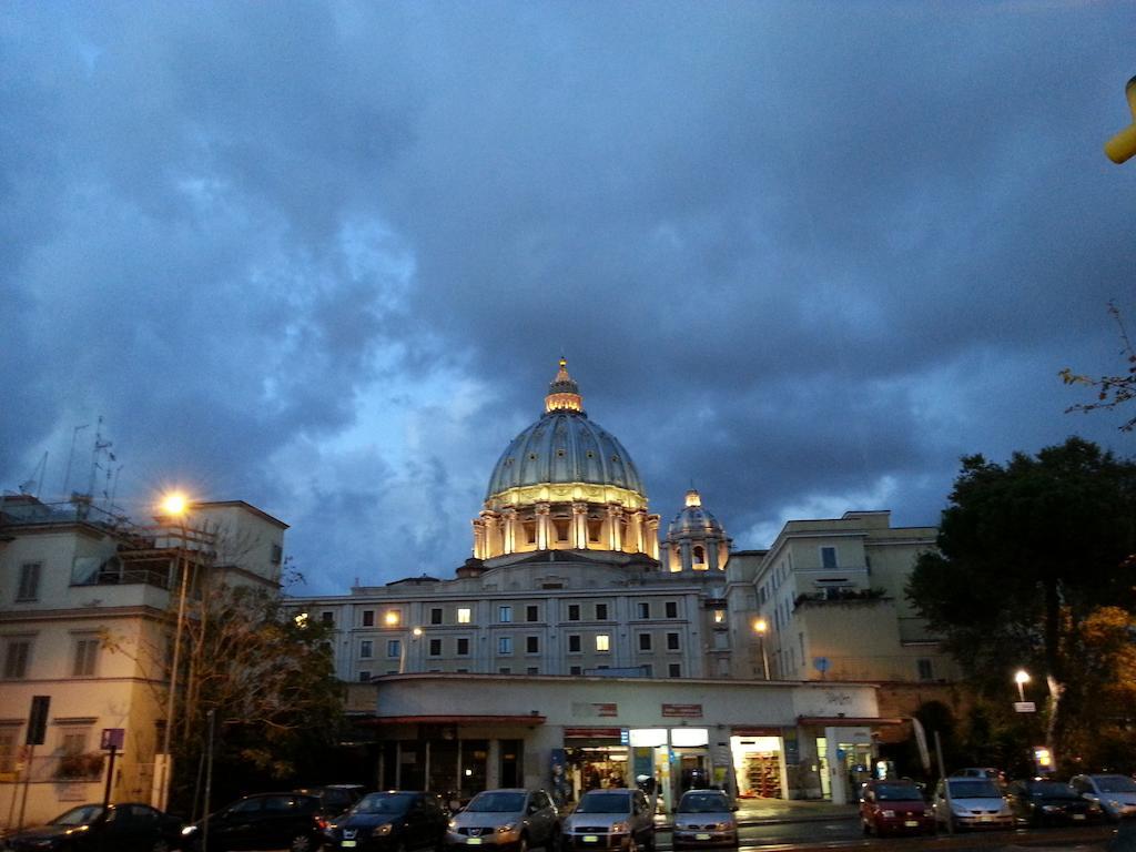 Acasamiasanpietro Apartment Rome Bagian luar foto